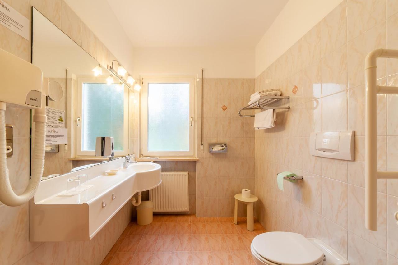 Fruehstuecks-Hotel Olympia Тироло Экстерьер фото