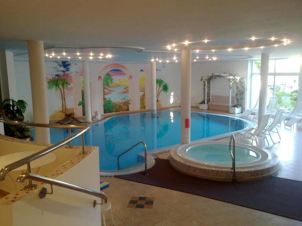 Fruehstuecks-Hotel Olympia Тироло Экстерьер фото